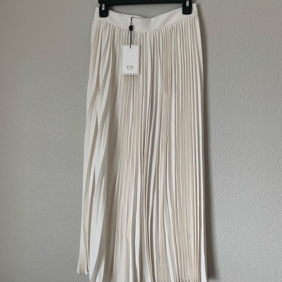 NWT Co Essentials Pleated Skirt in White - Picture 6 of 6